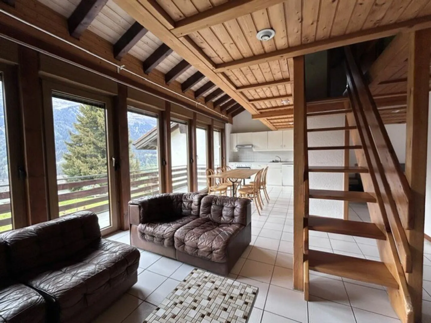 EINZELHAUS MIT 6 ZIMMERN (MÖBLIERT) UND GARTEN - Foto 4 von 23