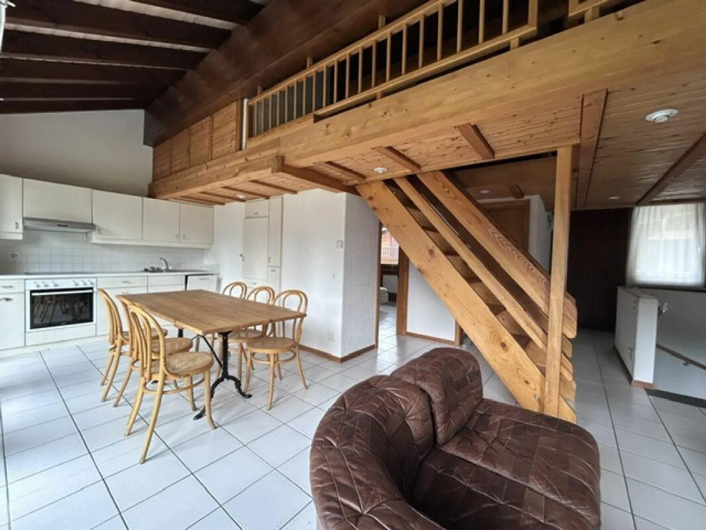 EINZELHAUS MIT 6 ZIMMERN (MÖBLIERT) UND GARTEN - Foto 5 von 23