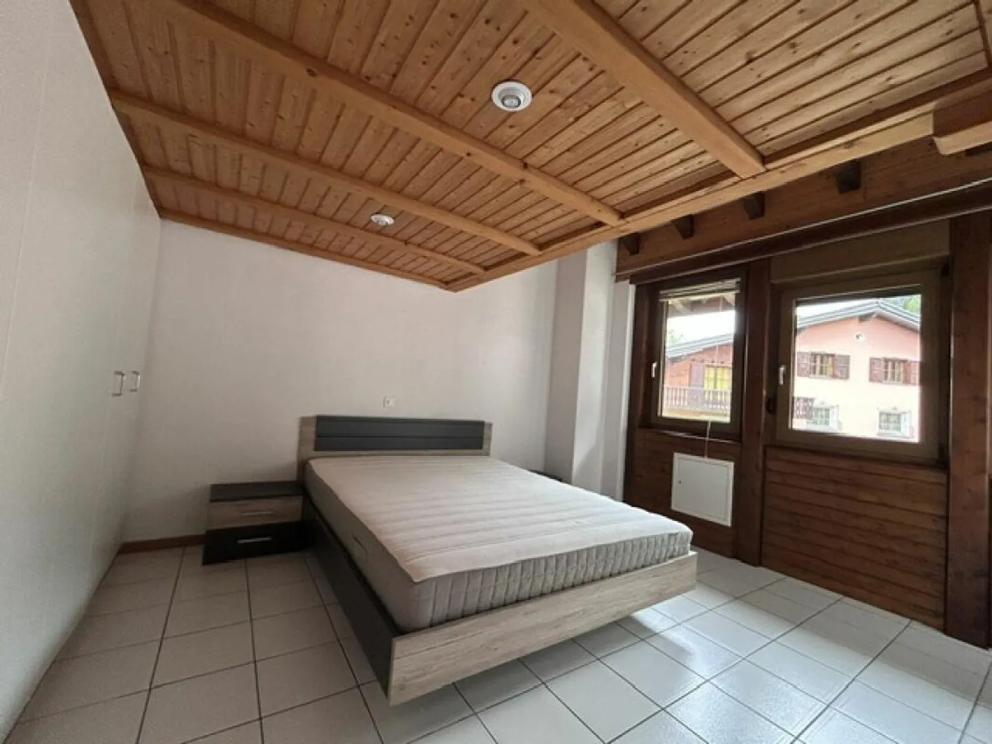 EINZELHAUS MIT 6 ZIMMERN (MÖBLIERT) UND GARTEN - Foto 7 von 23