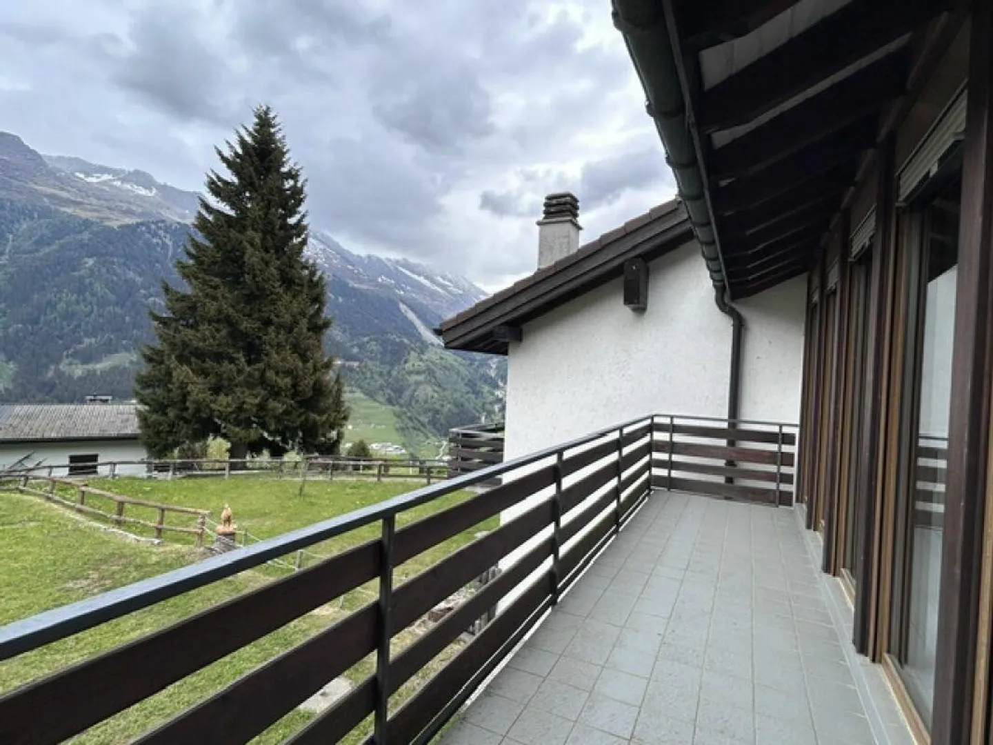 EINZELHAUS MIT 6 ZIMMERN (MÖBLIERT) UND GARTEN - Foto 11 von 23