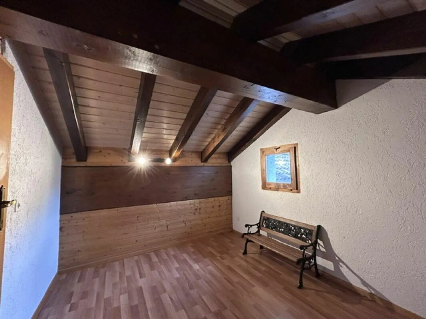 EINZELHAUS MIT 6 ZIMMERN (MÖBLIERT) UND GARTEN - Foto 15 von 23