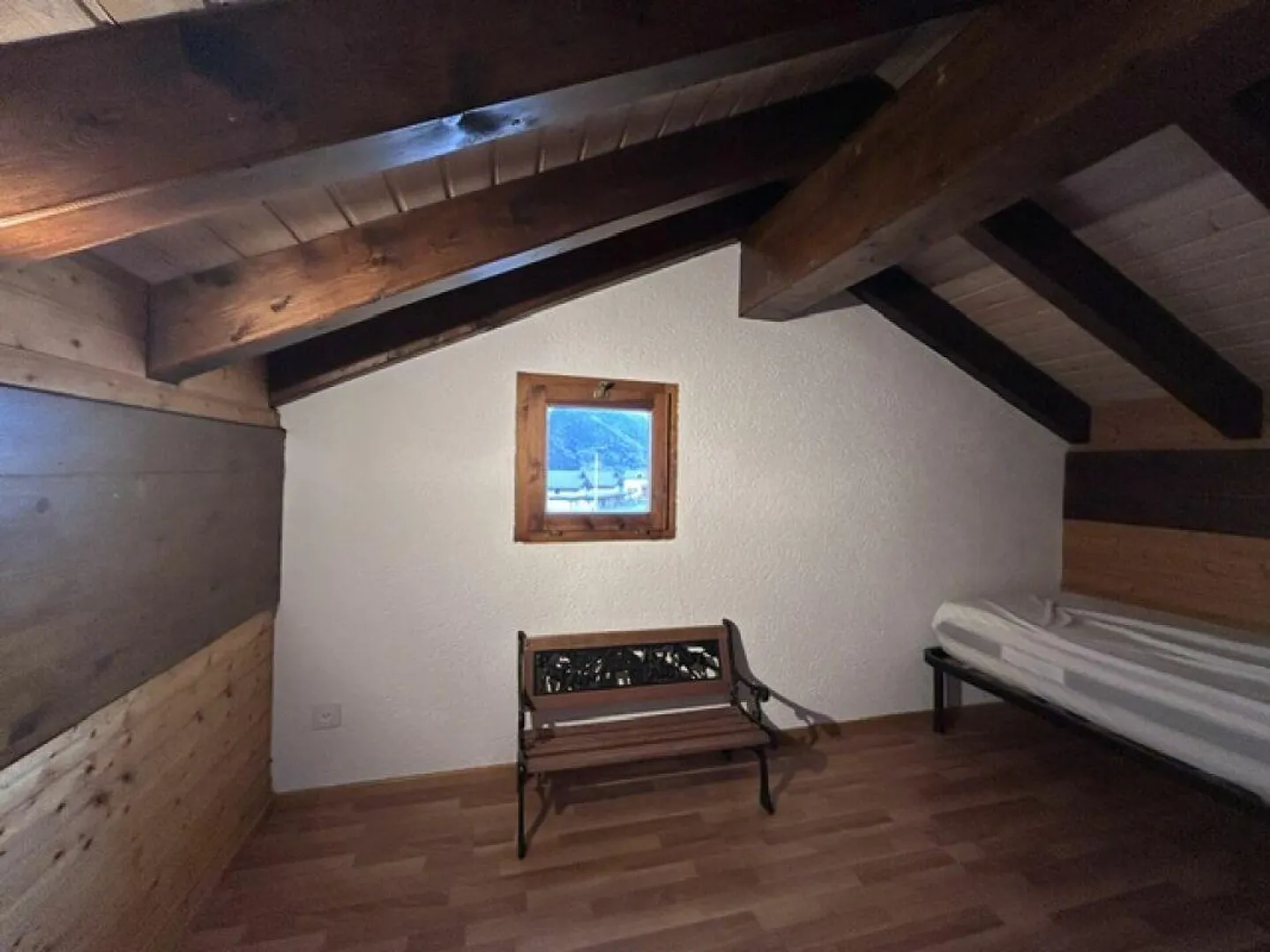 EINZELHAUS MIT 6 ZIMMERN (MÖBLIERT) UND GARTEN - Foto 16 von 23