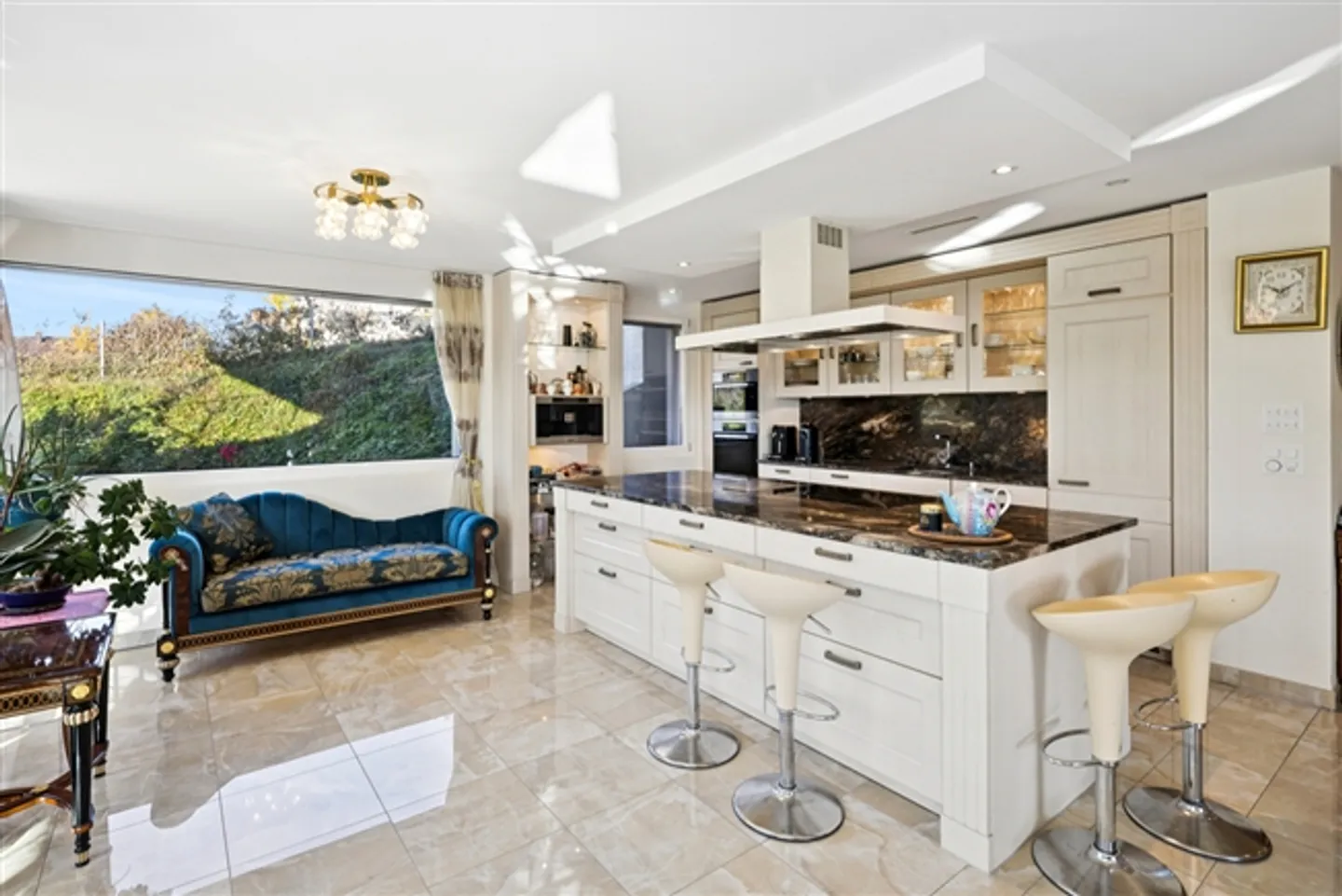 Appartement au rez-de-chaussée avec finition haut de gamme, grande terrasse et jardin - Photo 6 sur 10