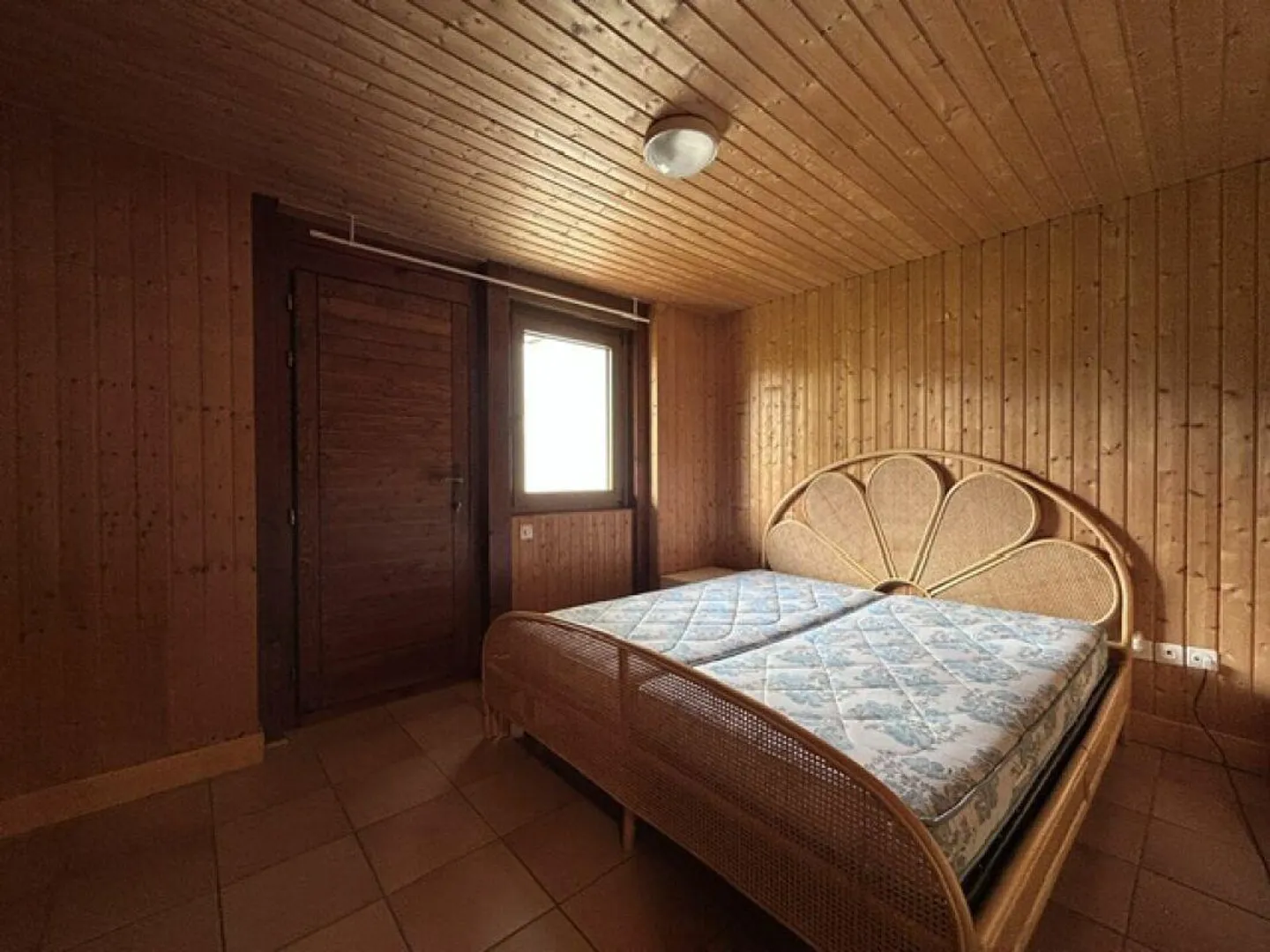 EINZELHAUS MIT 6 ZIMMERN (MÖBLIERT) UND GARTEN - Foto 18 von 23