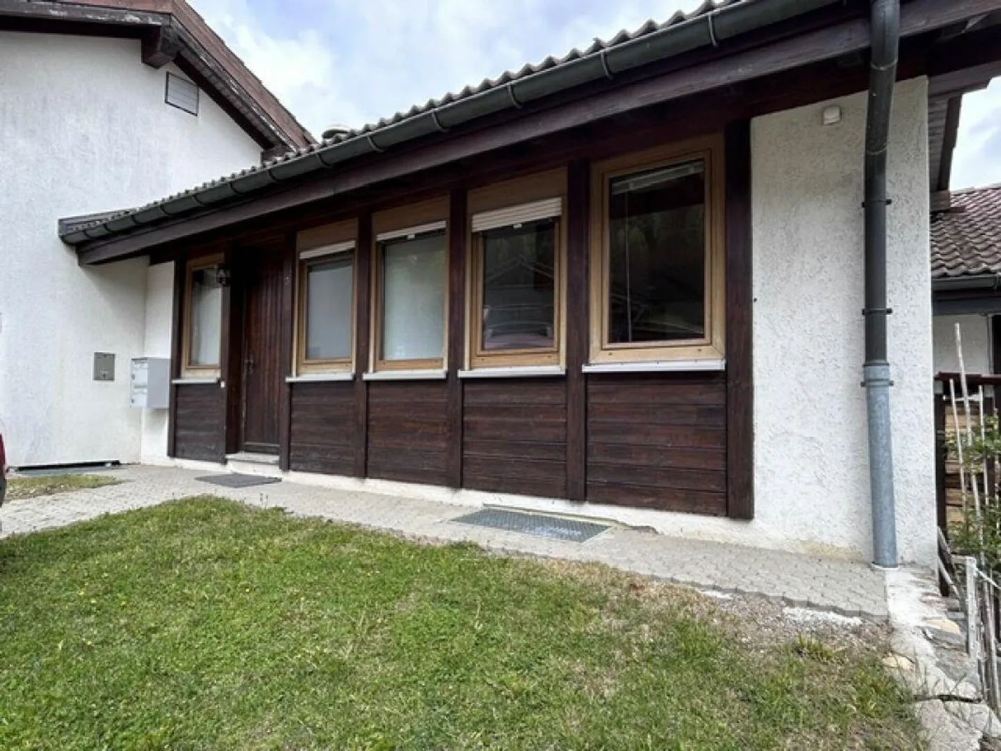 EINZELHAUS MIT 6 ZIMMERN (MÖBLIERT) UND GARTEN - Foto 21 von 23