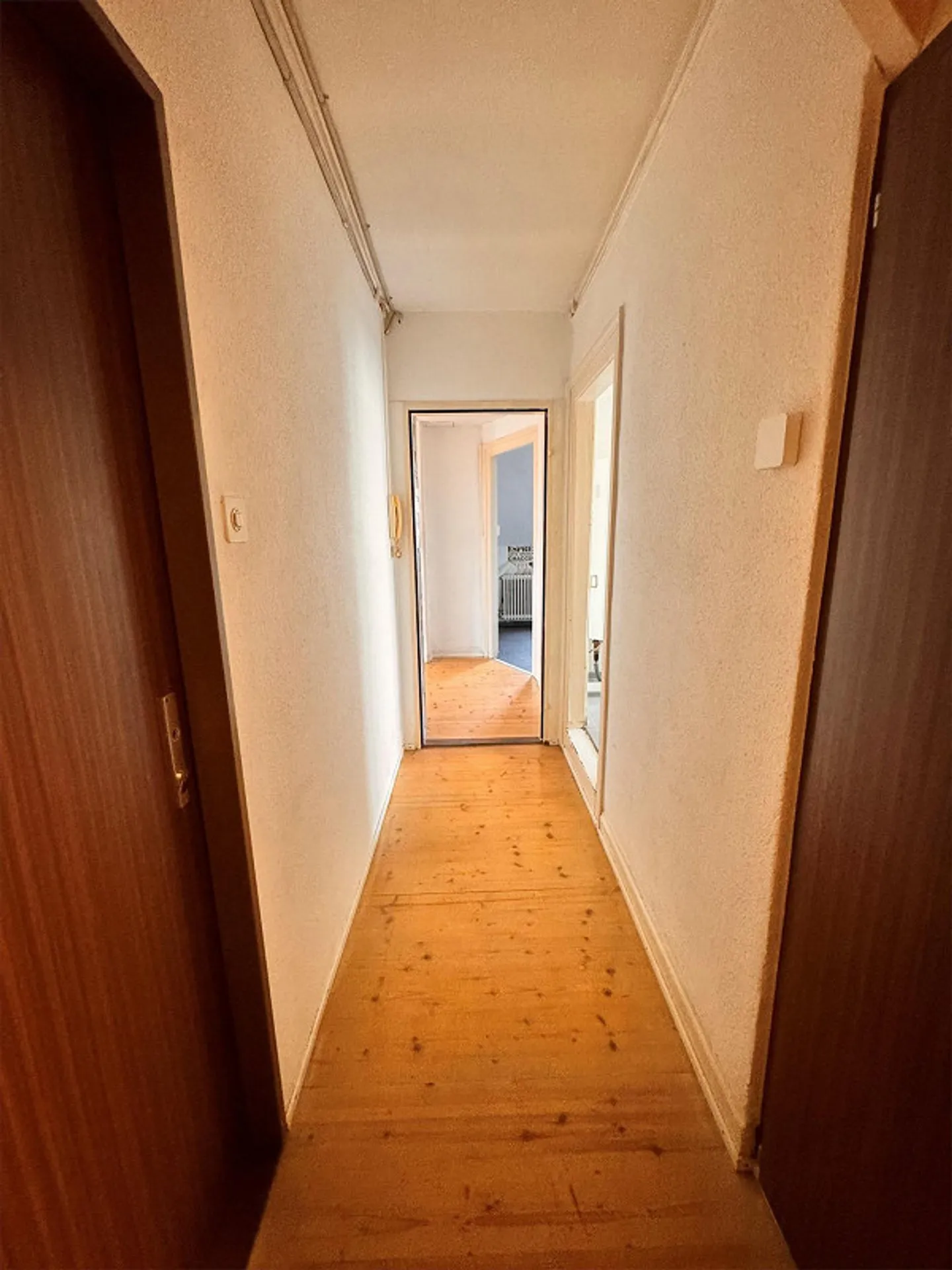 Freshly renovated attic apartment with charm and large living area - Photo 6 of 6