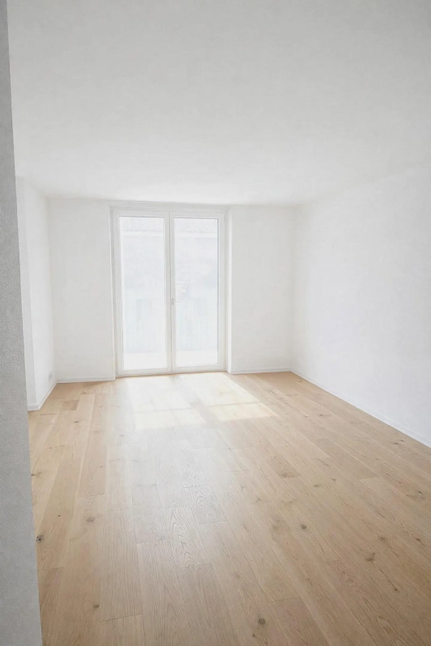 Appartement exclusif de 67m² avec deux salles de bains et une salle de bricolage séparée - Photo 2 sur 8