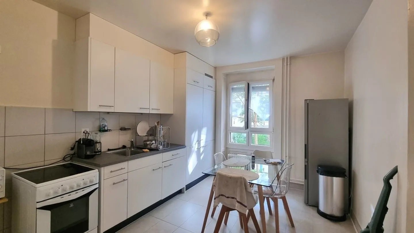 Bel appartamento haussmanniano nel quartiere della Servette - Foto 3 di 5