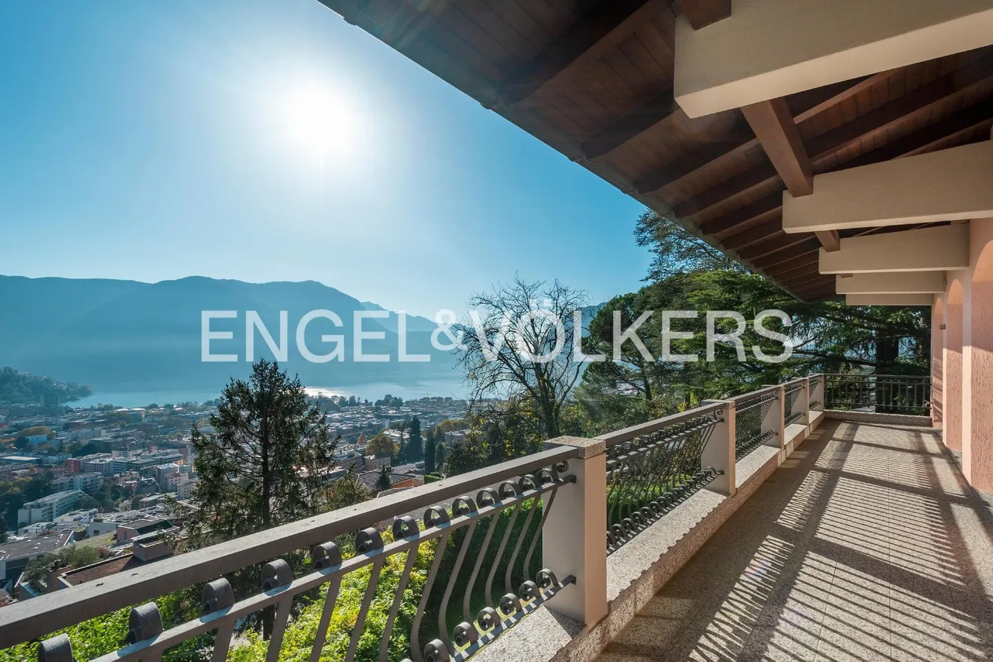 Villa prestigiosa con vista mozzafiato - Foto 1 di 13