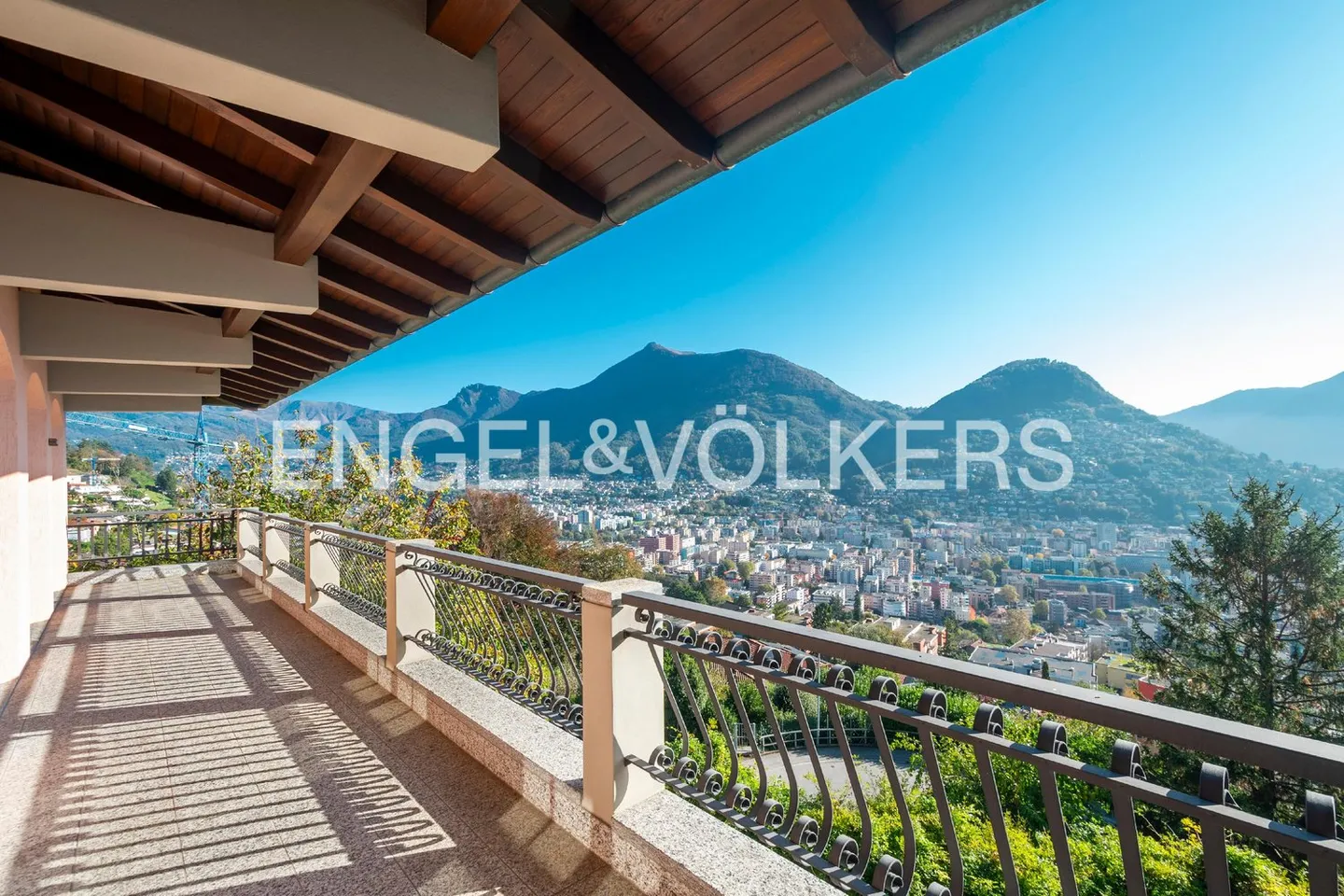 Villa prestigiosa con vista mozzafiato - Foto 5 di 13