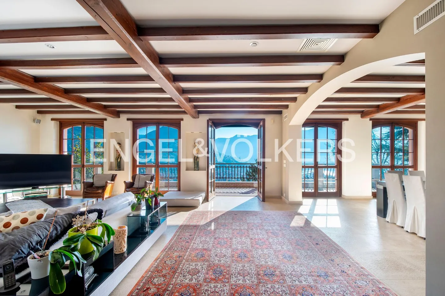 Villa prestigiosa con vista mozzafiato - Foto 3 di 13