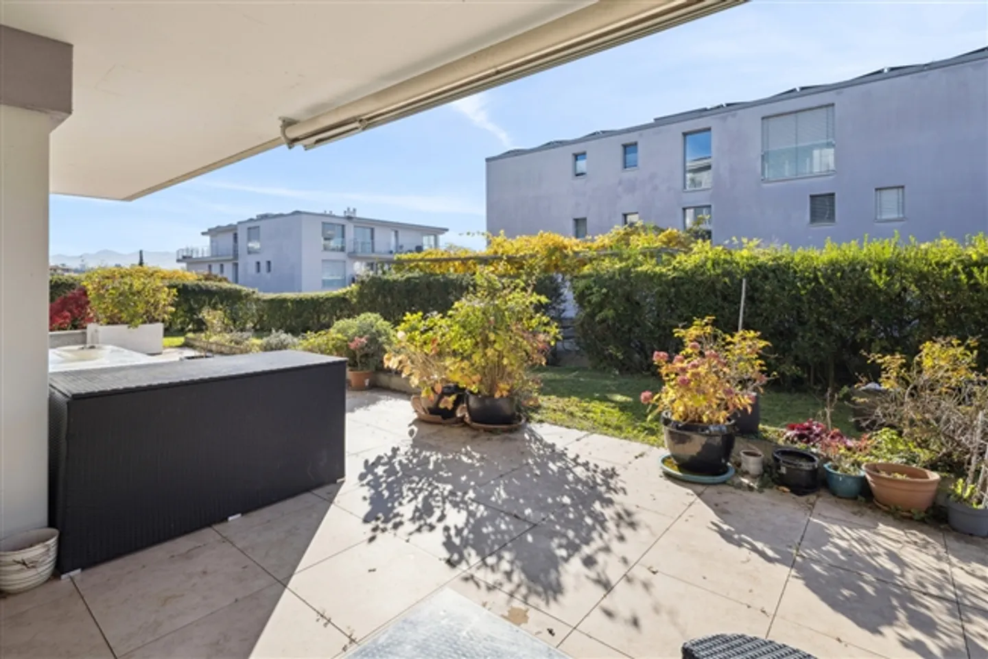 Appartement au rez-de-chaussée avec finition haut de gamme, grande terrasse et jardin - Photo 9 sur 10