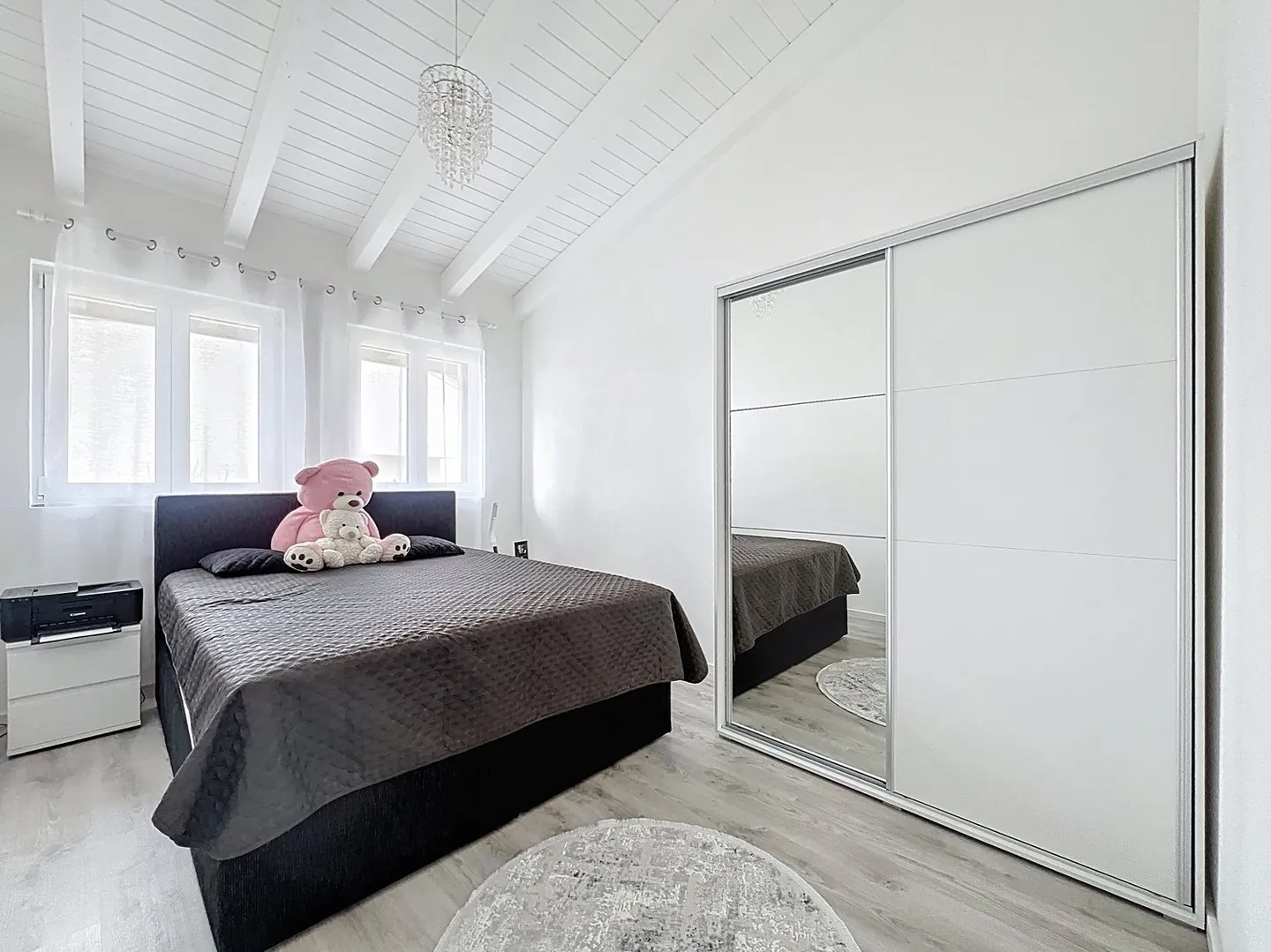 Villa of Superlatives in Chézard-Saint-Martin – Elegance, modern comfort, and high-quality execution. - Photo 7 of 14