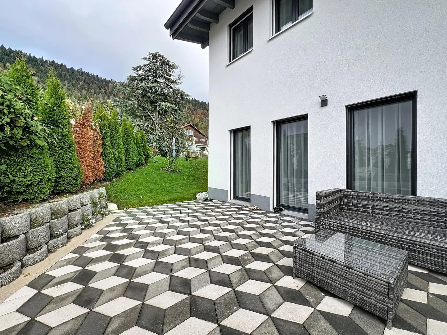 Villa of Superlatives in Chézard-Saint-Martin – Elegance, modern comfort, and high-quality execution. - Photo 12 of 14