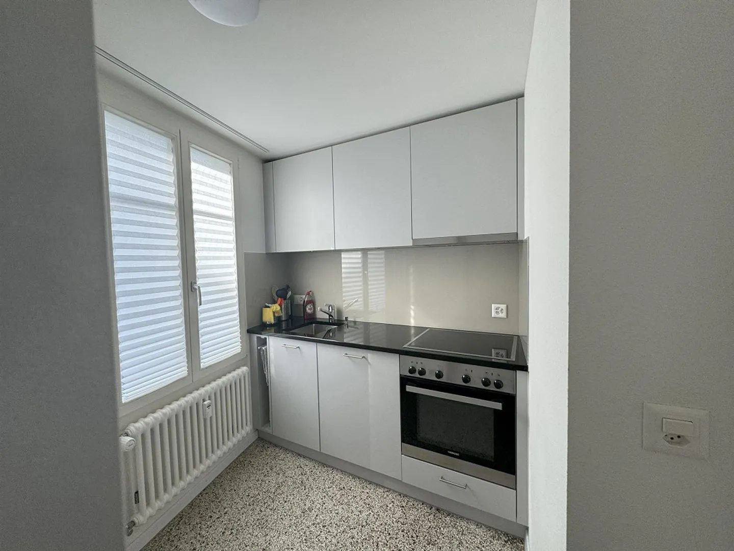 Charmante appartement de 3 pièces, entièrement rénové en 2018 - Photo 8 sur 11