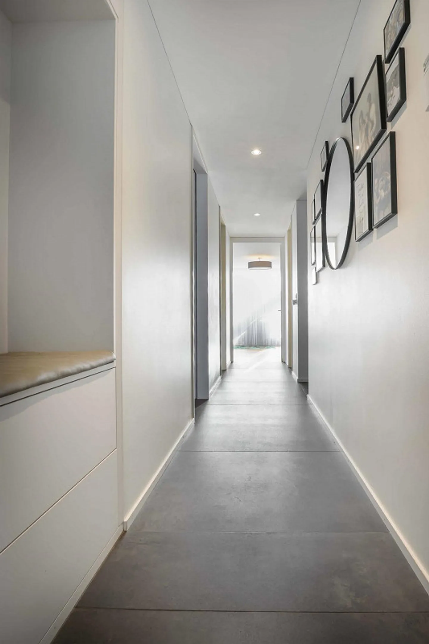 Modern 5.5-Room Corner Townhouse in a Quiet Location of Oberwil - Photo 4 of 14