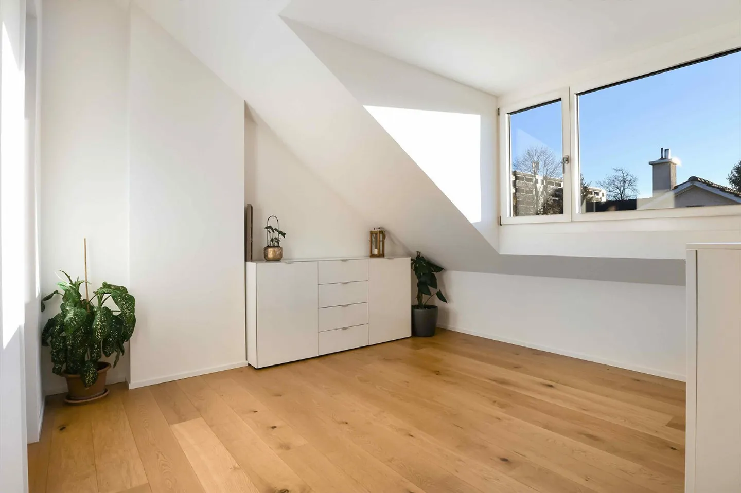 Modern 5.5-Room Corner Townhouse in a Quiet Location of Oberwil - Photo 9 of 14