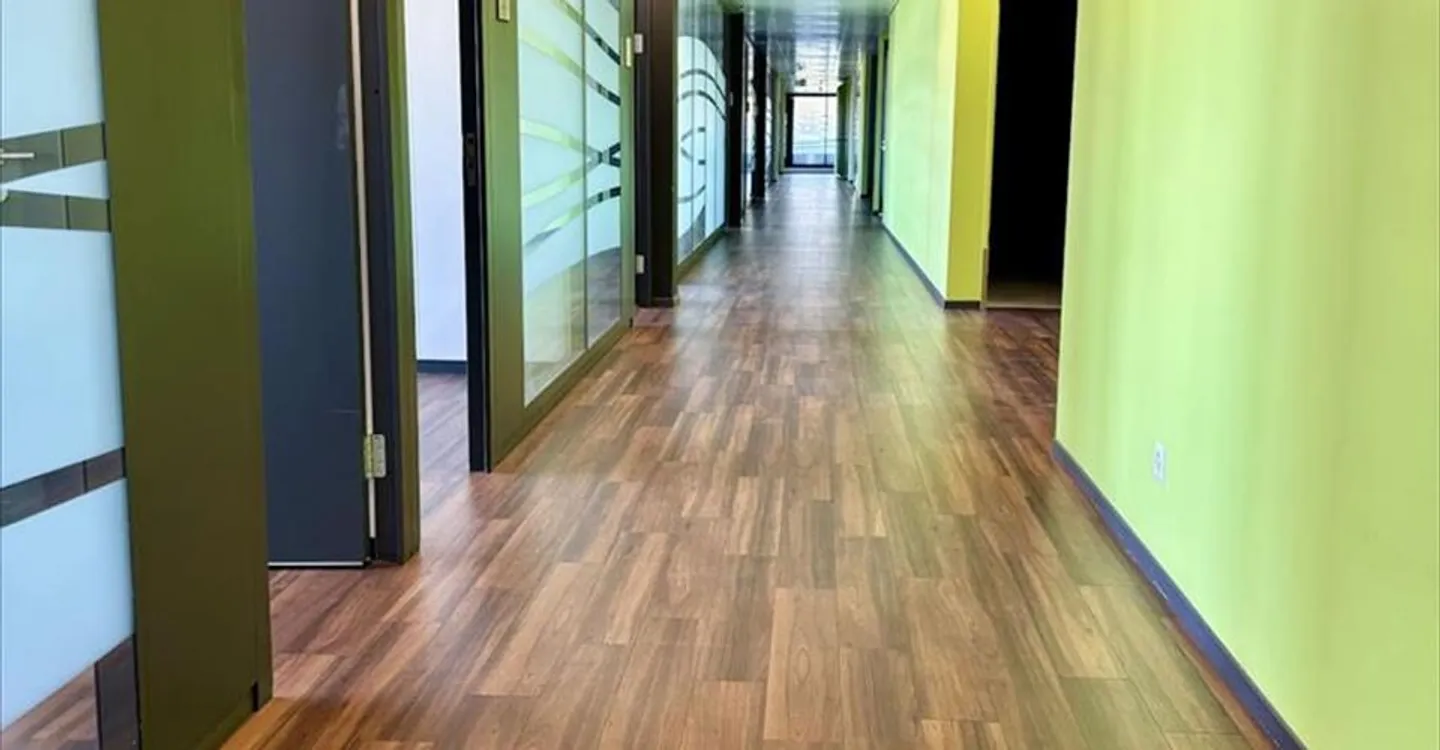 Office space for rent - Photo 5 of 11