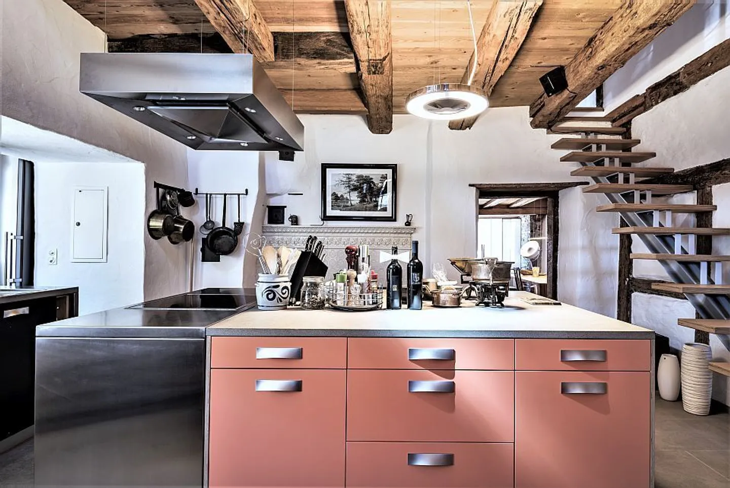 DOMUS VINUM - Espace Merveilleusement Rénové : Un Foyer pour Individualistes - Photo 5 sur 13