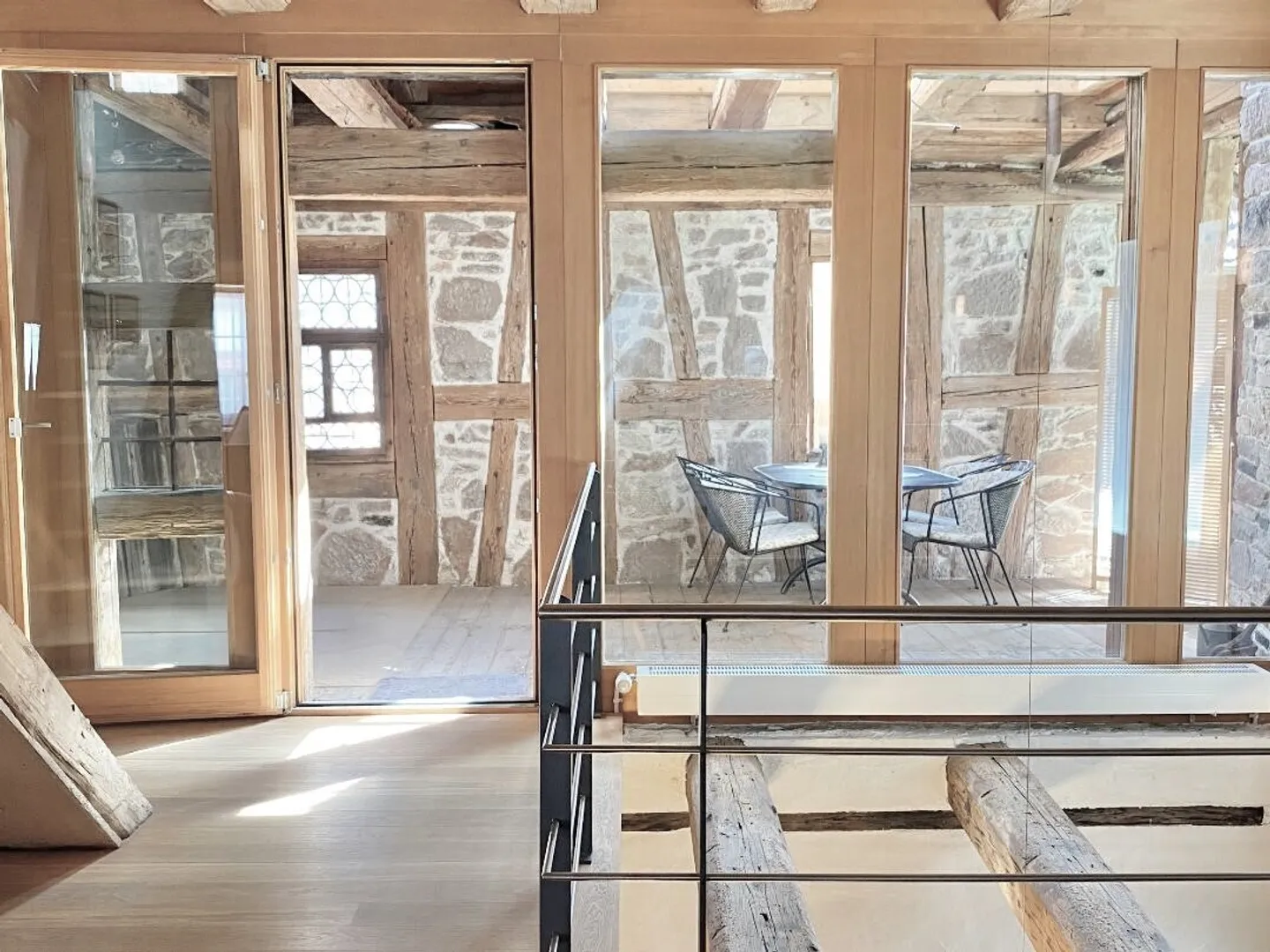 DOMUS VINUM - Espace Merveilleusement Rénové : Un Foyer pour Individualistes - Photo 7 sur 13