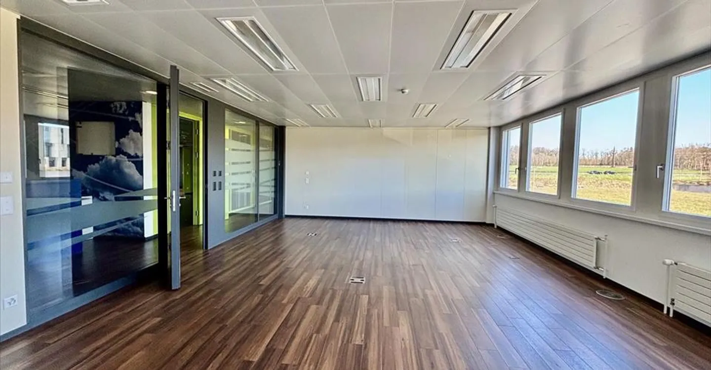 Office space for rent - Photo 8 of 11