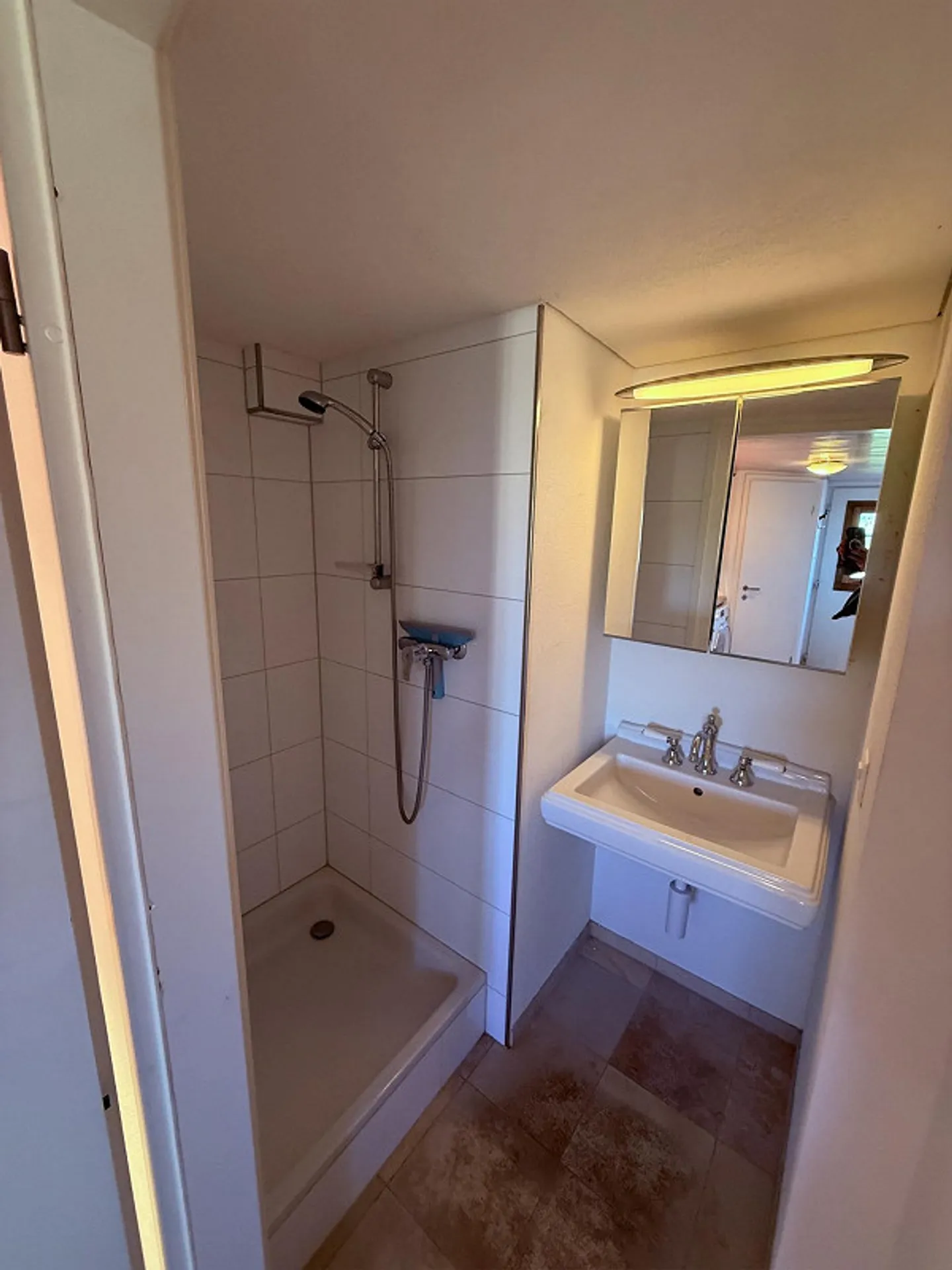 Moderno appartamento con 2 camere da letto in affitto - Foto 2 di 10