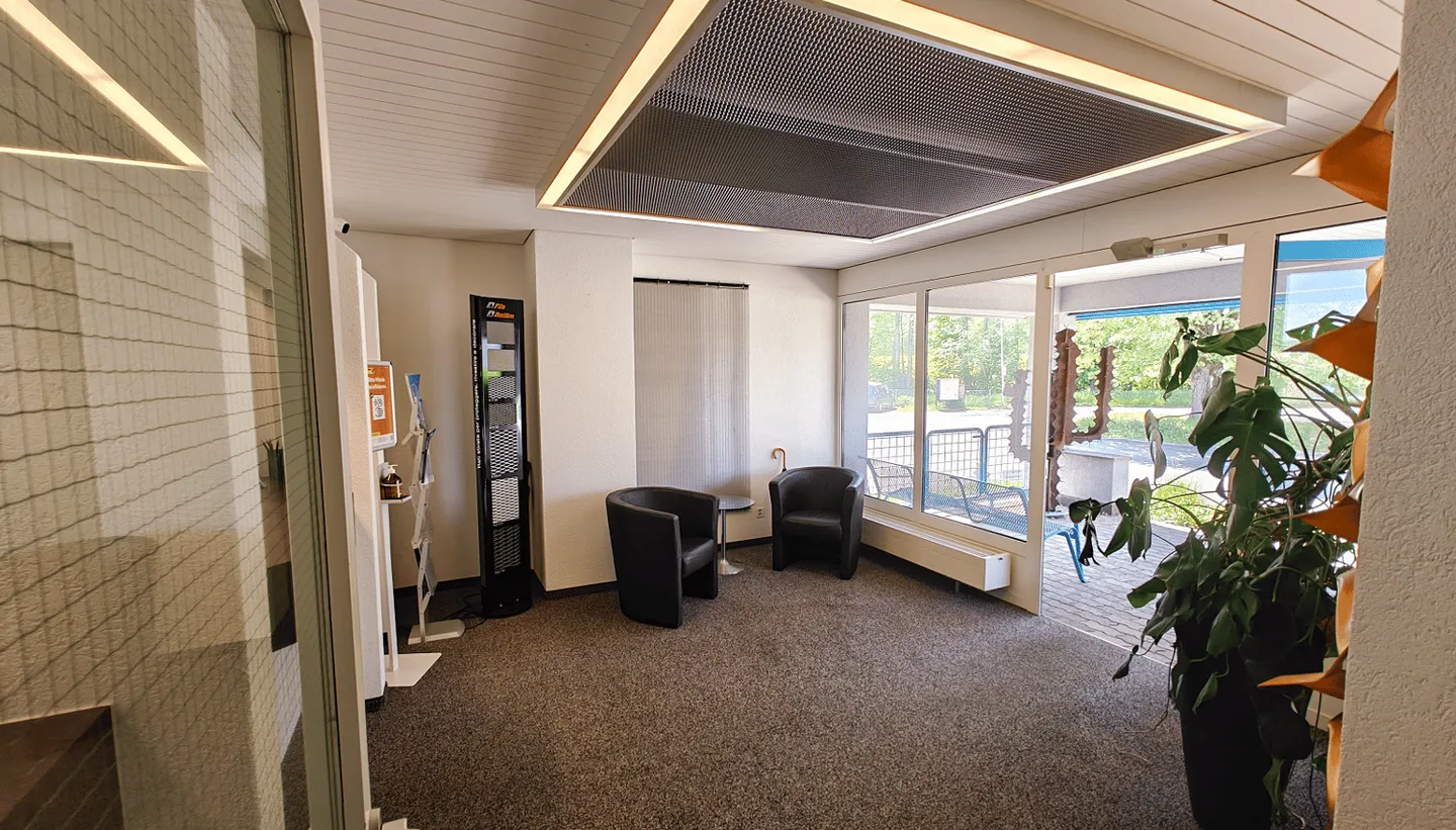 Your representative company building with office / open space / archive in Dielsdorf - Photo 2 of 5