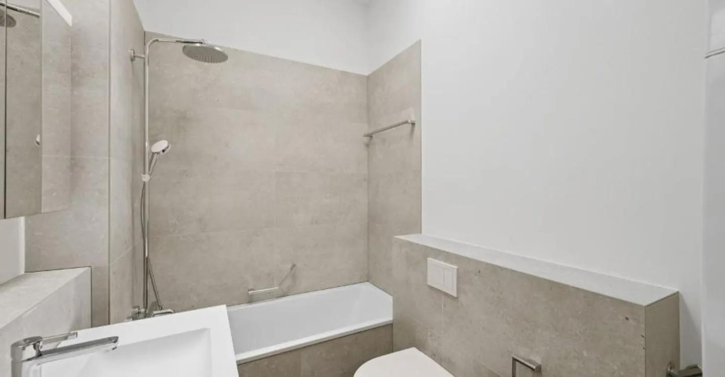 Charming Duplex with Garden - Photo 6 of 11