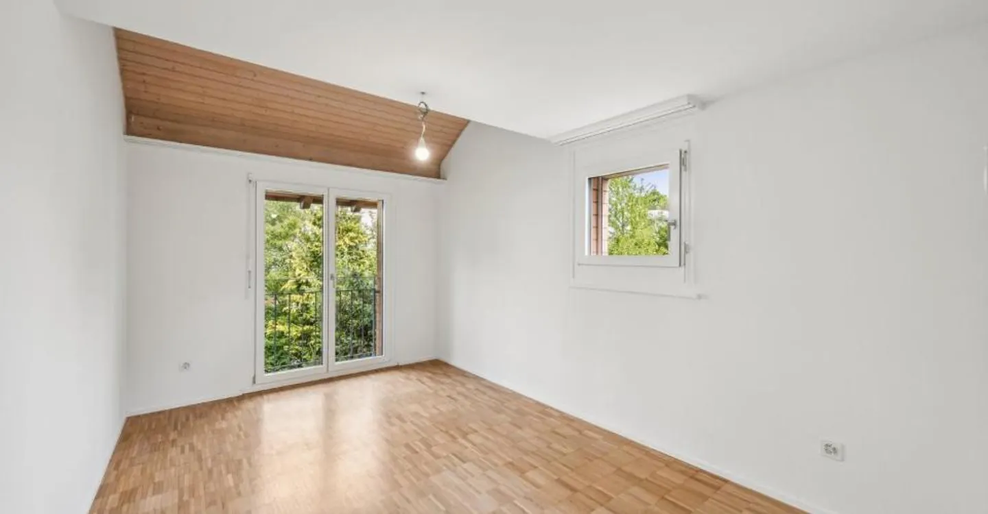 Charming Duplex with Garden - Photo 8 of 11