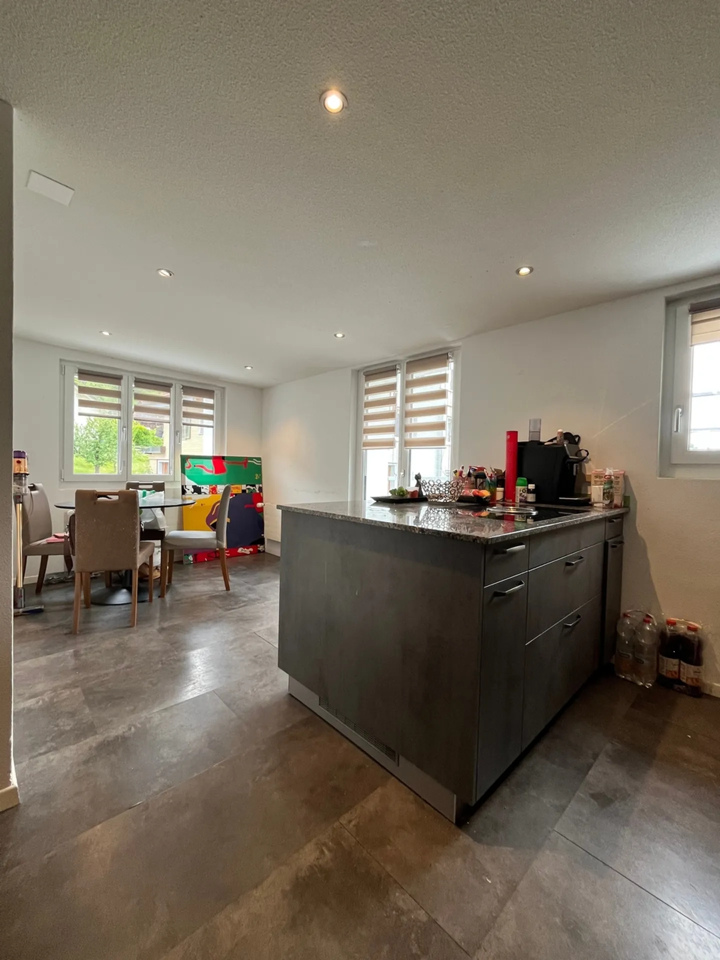 Quietly located 4.5 maisonette apartment with stunning lake and mountain views - Photo 4 of 12