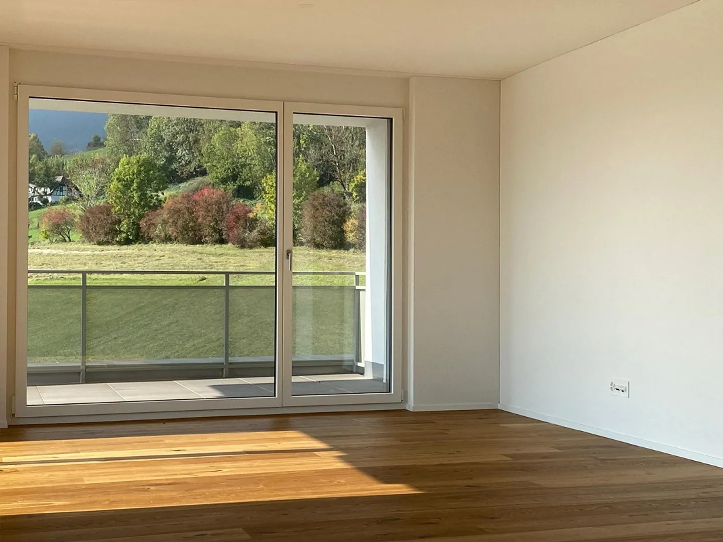 Exklusive Attikawohnung mit grosser Terrasse und Weitsicht - Foto 1 von 20