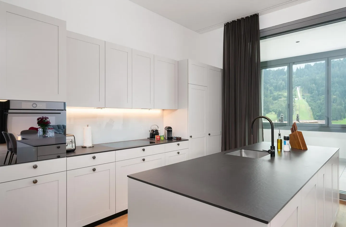 Exclusive Luxury Apartment in Engelberg - Photo 2 of 16