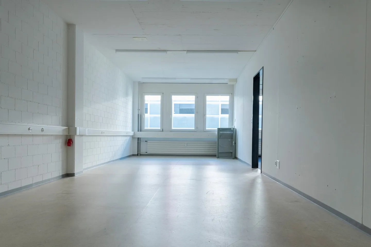 Attractive office or practice rooms with optimal connection - Photo 7 of 7