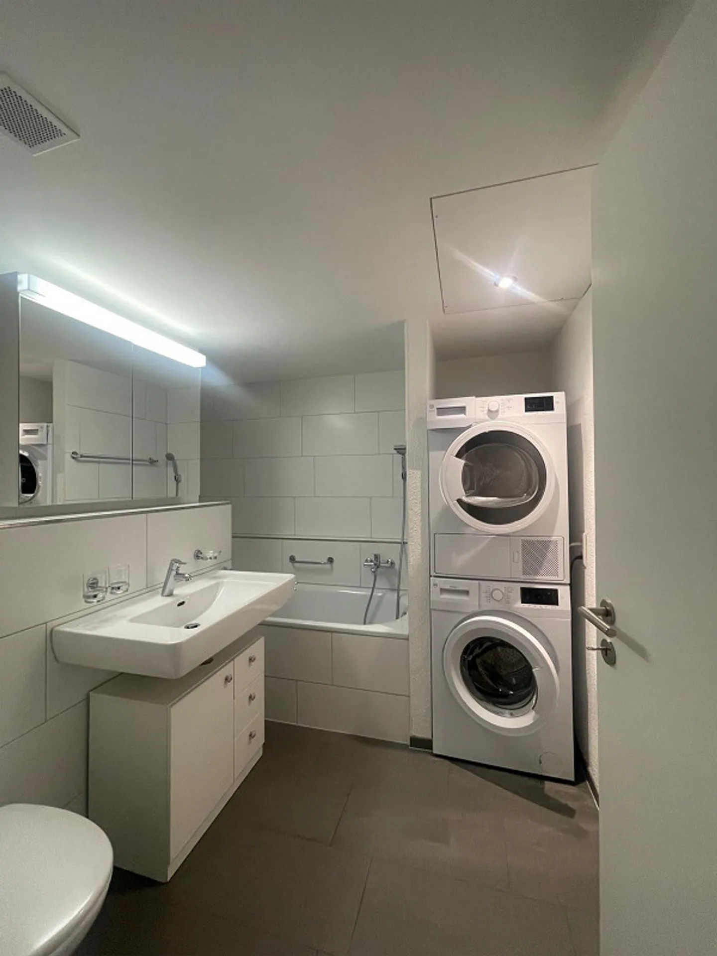 Appartement lumineux et moderne au rez-de-chaussée dans un emplacement central - Photo 9 sur 13