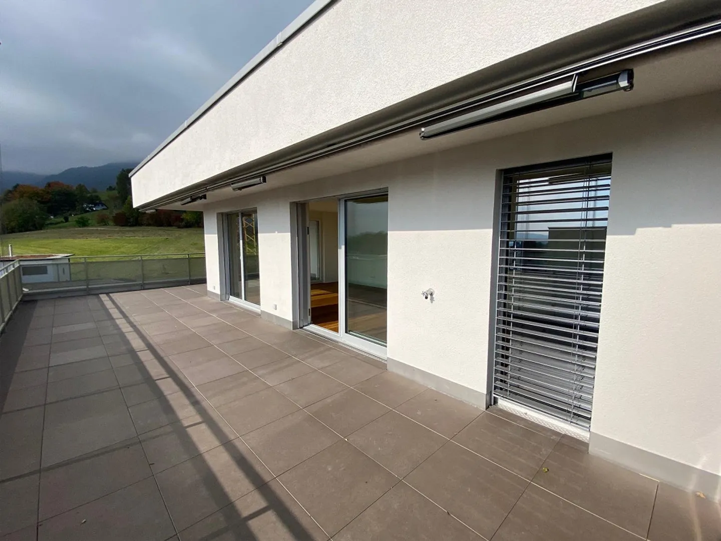 Exklusive Attikawohnung mit grosser Terrasse und Weitsicht - Foto 5 von 20