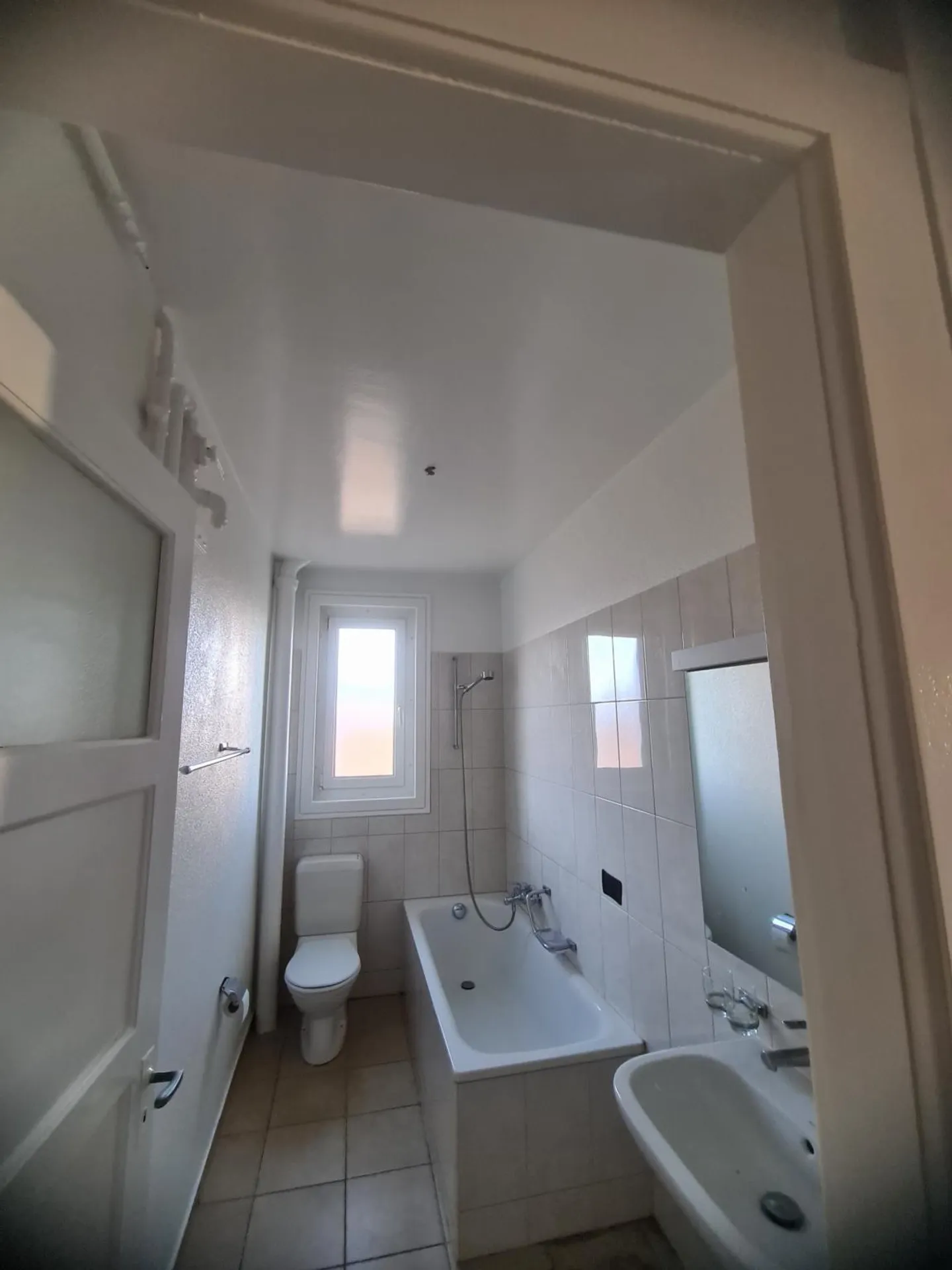 Charming 3-Room Apartment - Photo 3 of 7