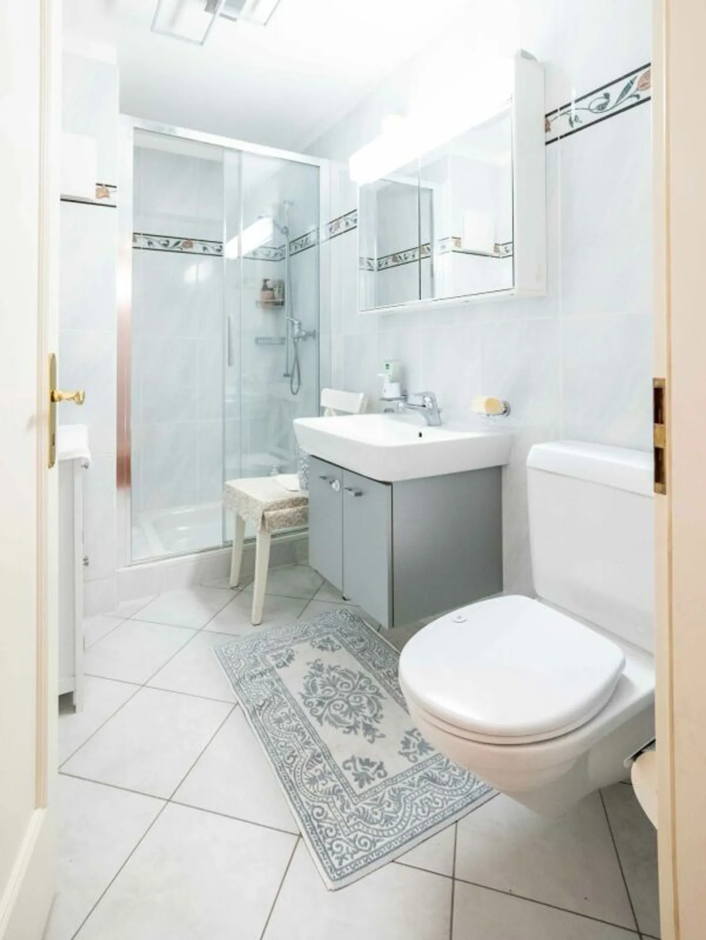 Verkauf in Locarno-Zentrum - Geräumige und helle 4.5-Zimmer-Wohnung im ersten Stock - Foto 10 von 18
