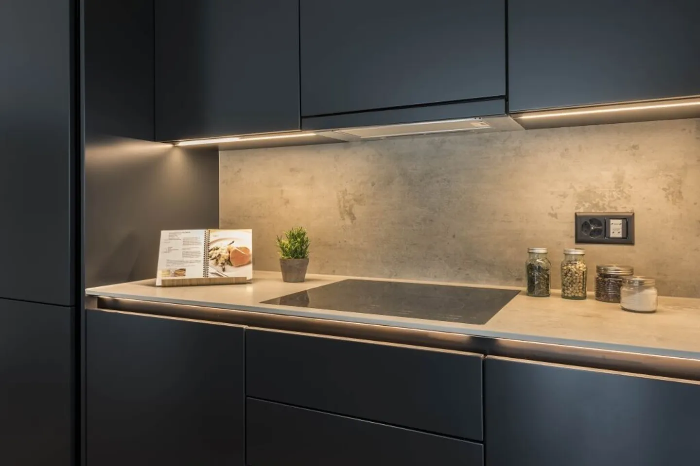 Appartamento attico soleggiato da sogno con due terrazze in una posizione tranquilla! - Foto 2 di 10