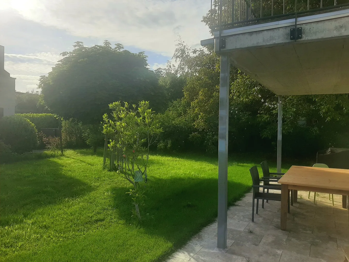 Modernes Haus mit großem Garten - Foto 12 von 12