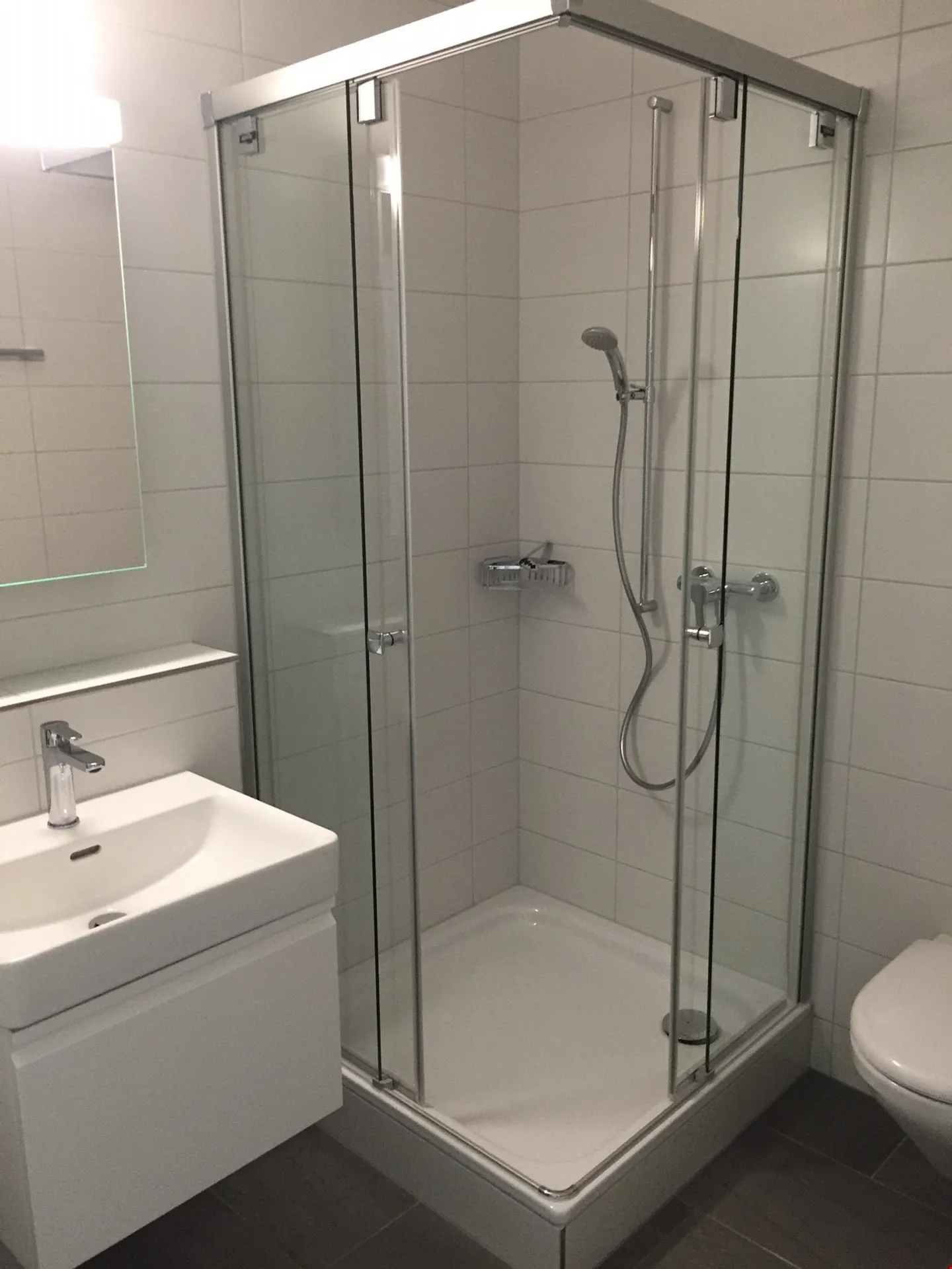 Appartement moderne de 4,5 pièces dans le quartier d'Oberfeld - Photo 4 sur 10
