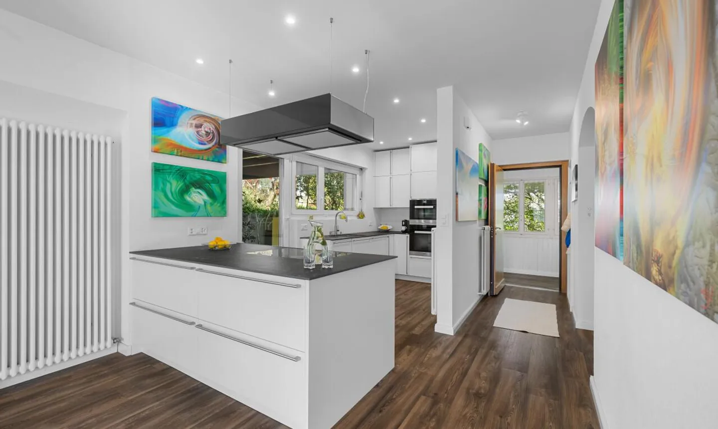 Casa bifamiliare spaziosa e ristrutturata in posizione centrale - Foto 11 di 13