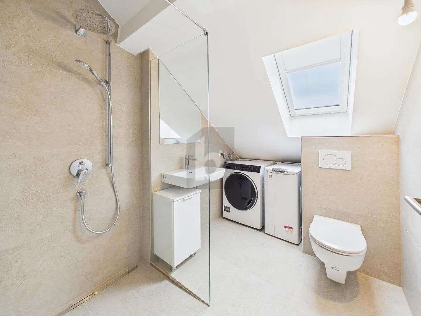 NEW BUILD WITH WARDROBES IN EVERY ROOM - Photo 4 of 6