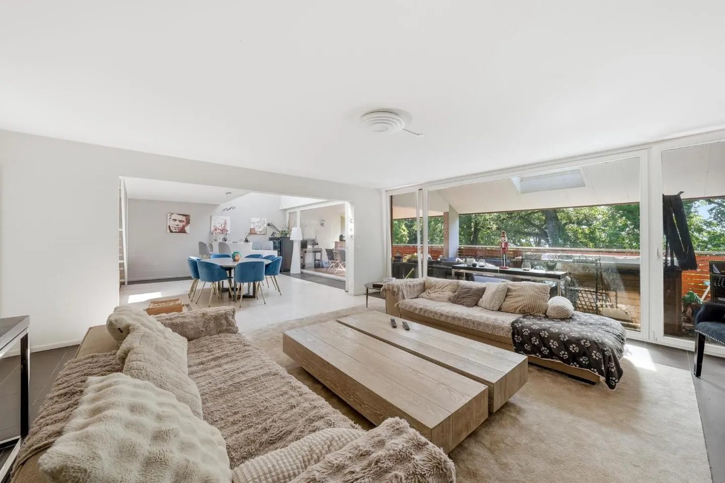 Beau duplex en attique à Bursinel - Photo 2 sur 10