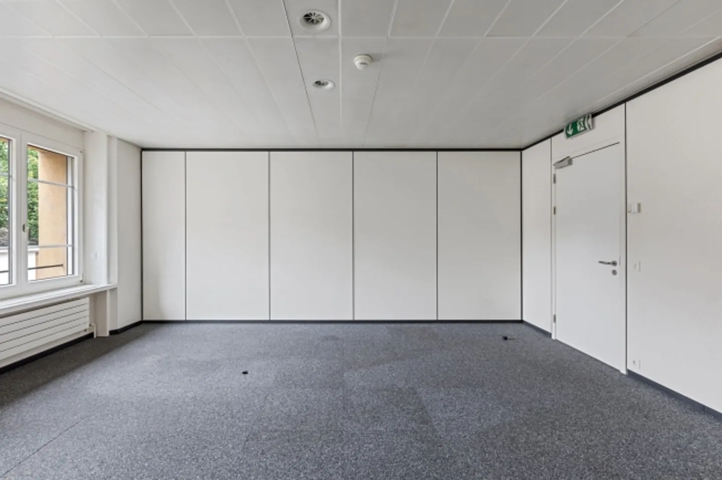 Small office - Close to the city center - Photo 3 of 7