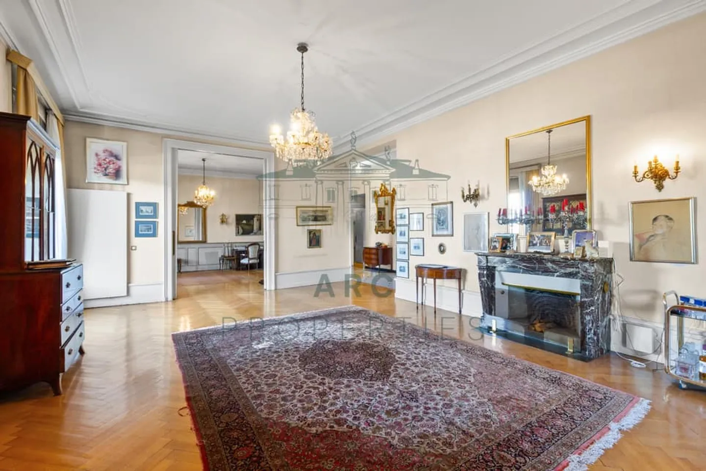 EAUX-VIVES - APPARTEMENT D'EXCEPTION AVEC VUE LAC - Photo 3 of 8