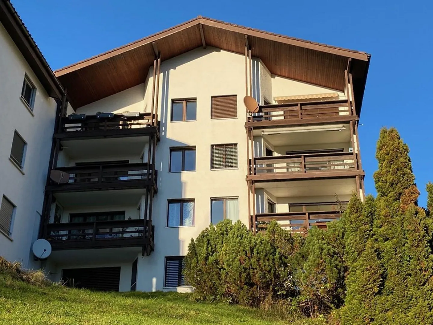3 1/2 Room Apartment with Panoramic View - Photo 1 of 7