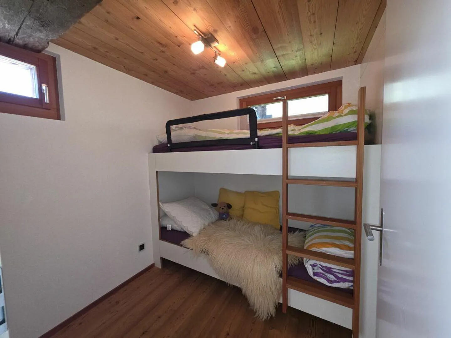 4 Camere - Stalla in una Posizione Ottima con Spazio Esterno - Foto 9 di 14
