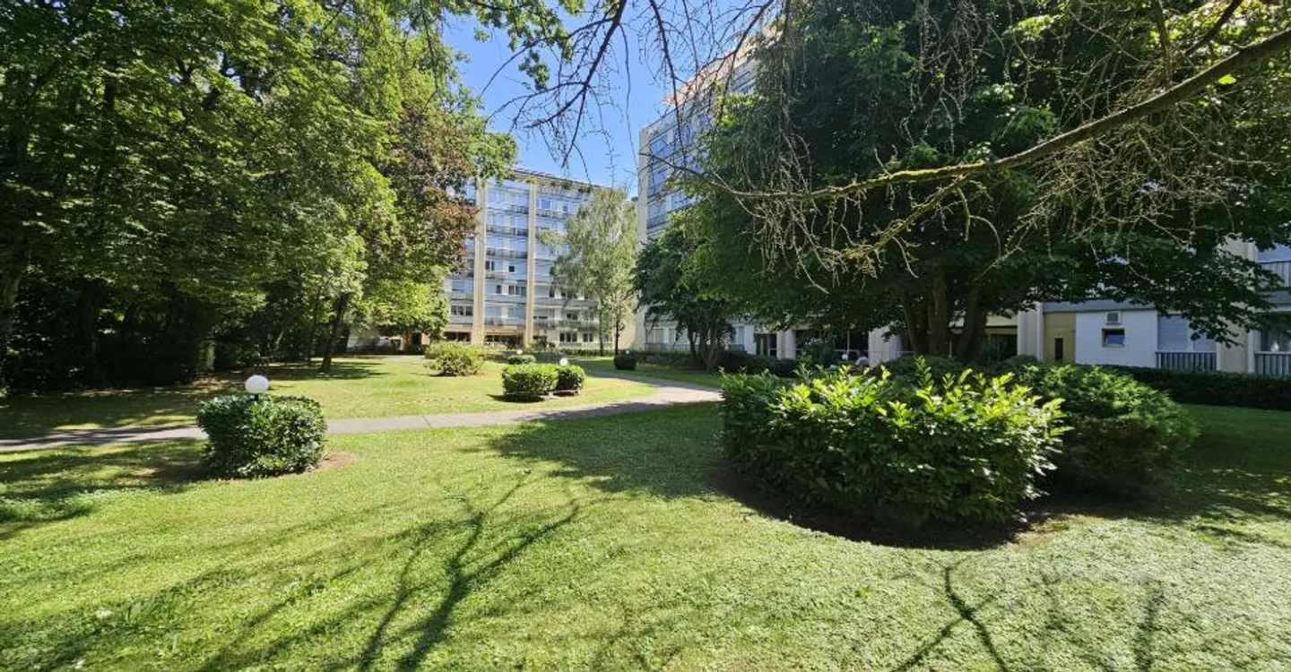 Champel - Sale in Real Estate Company - Photo 1 of 8