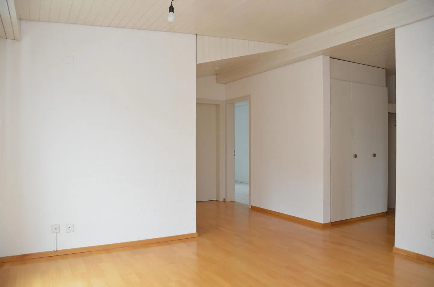 Grosszügige Dachwohnung mit Balkonen - Foto 3 von 19