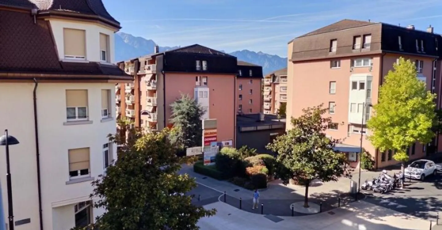 Riviera - Appartamento con bei volumi e vista libera - Foto 1 di 11